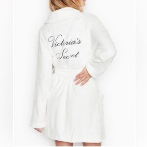 NWT Victoria Secret Plush Robe